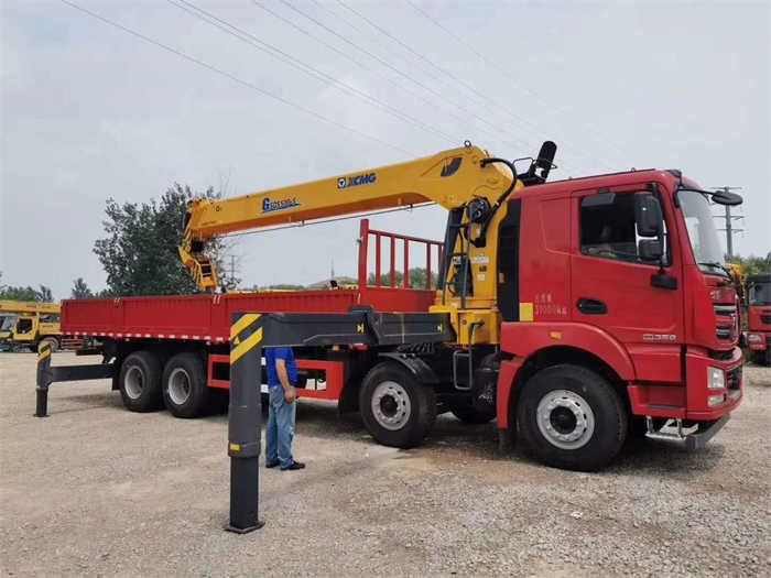 XCMG truck mounted crane ready to delivery