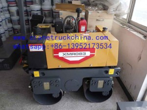 XCMG mini double wheel road roller XMR083