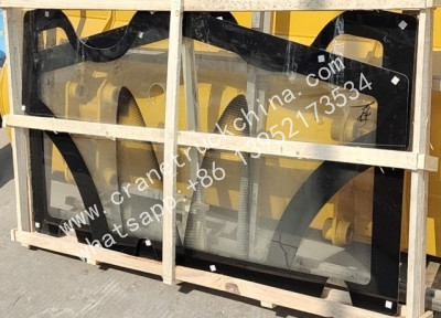 Customer order XCMG backhoe loader XC870K cabin door glasses